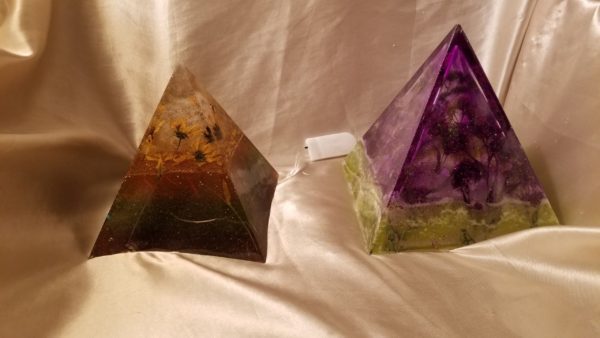 Purple/Gold Manitoba Wildflower Pyramid Lamp - Image 3