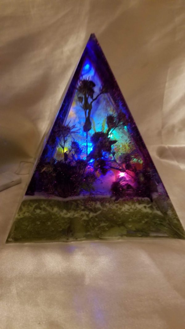 Purple/Gold Manitoba Wildflower Pyramid Lamp - Image 6
