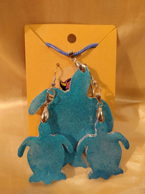 Sea Turtles Blue/Green Colour Shift Necklace/Earrings Set