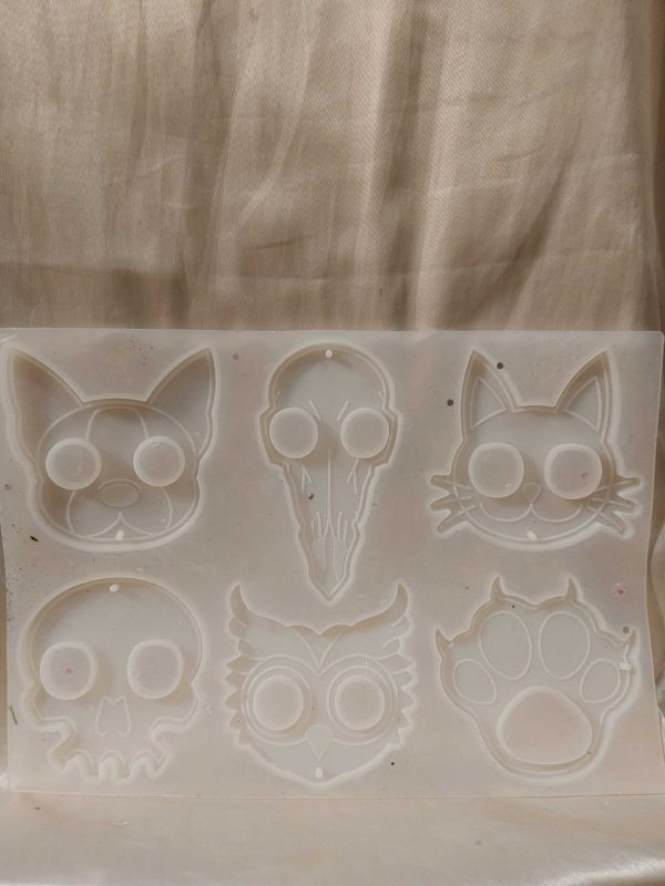 MOLD - Animal Keychain Fobs - GUC