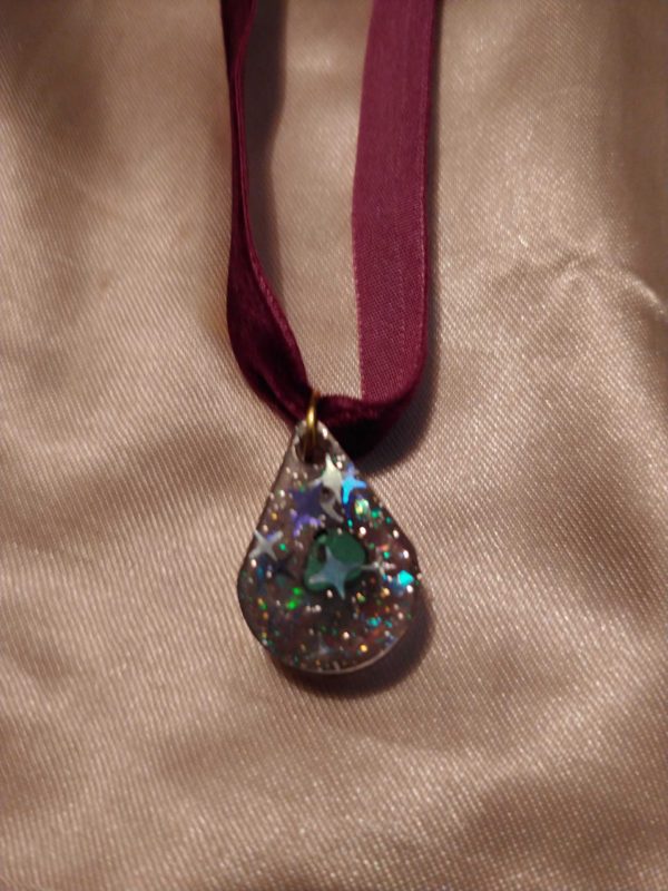 Purple Velvet Black Green/Black Alien Head Blue/Silver Stars Glitter Blue/Green/Pink Holographic Flakes Teardrop Pendant Choker Necklace