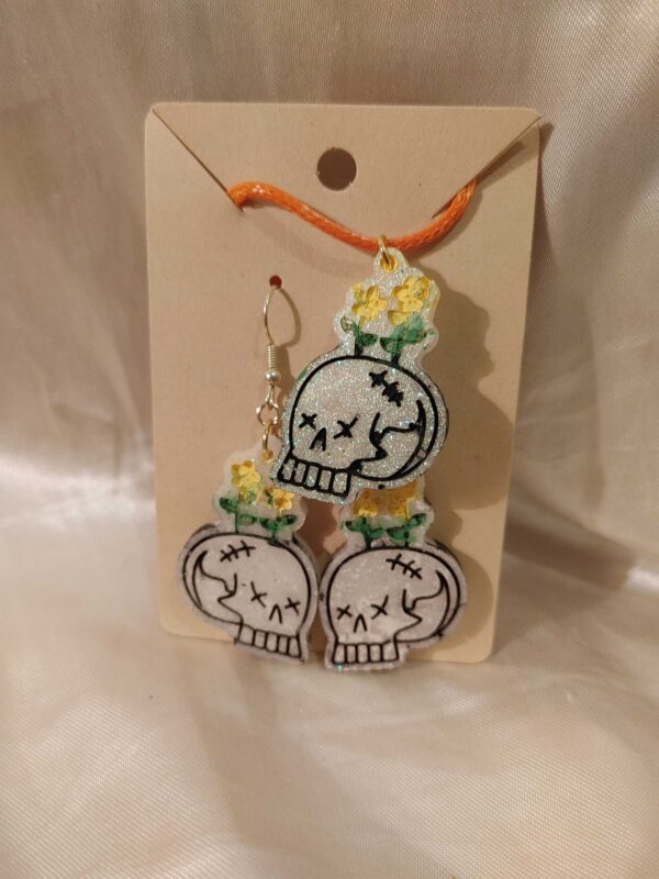 Skull White Necklace/Earrings Set