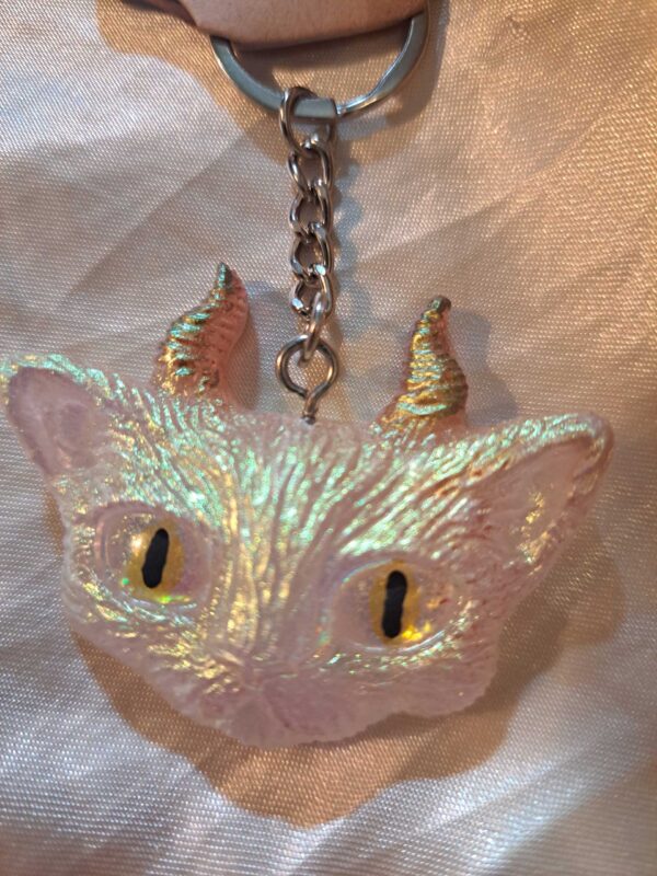 Horned Space Eyed Cat White/Gold Horns Keychain